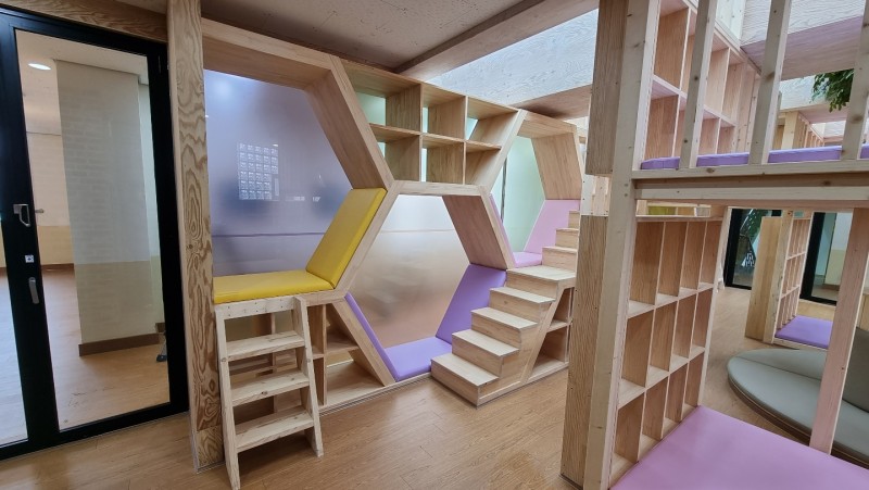 G초등학교 놀이독서실 시설공사